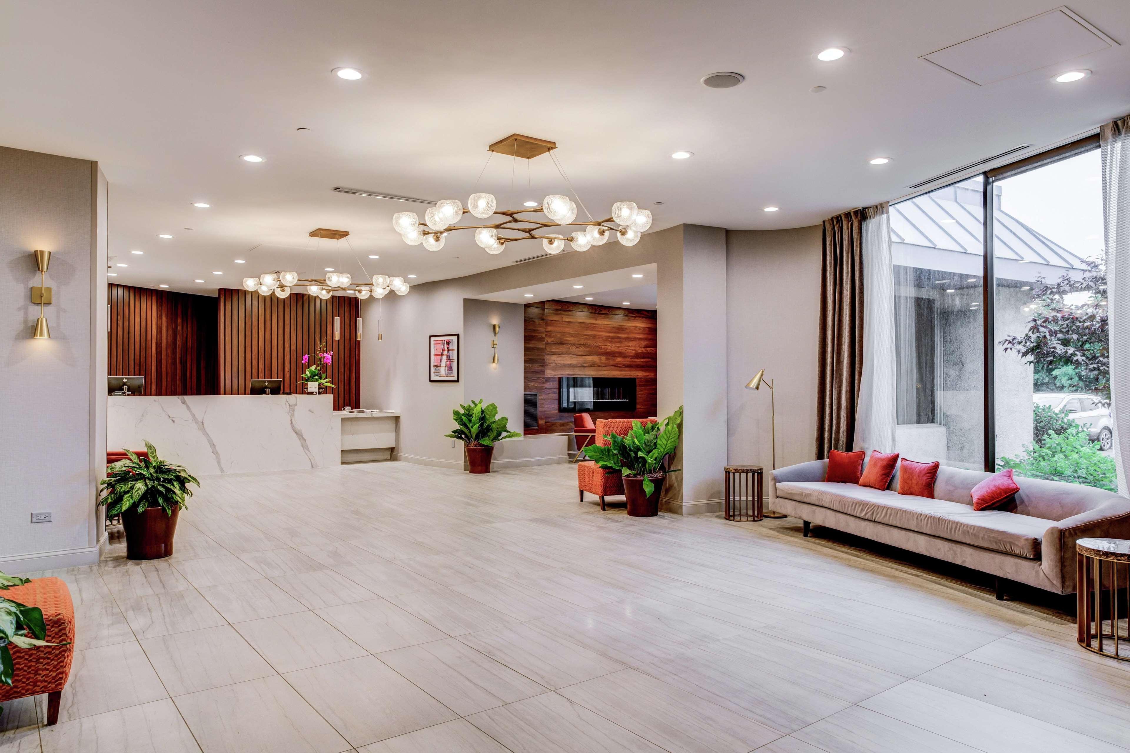 Hilton Chicago/Oak Lawn Hotel Екстериор снимка