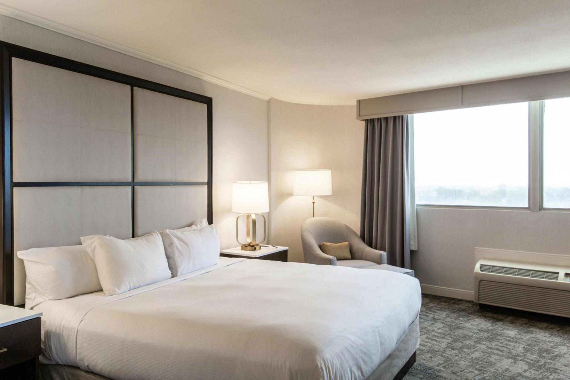 Hilton Chicago/Oak Lawn Hotel Екстериор снимка